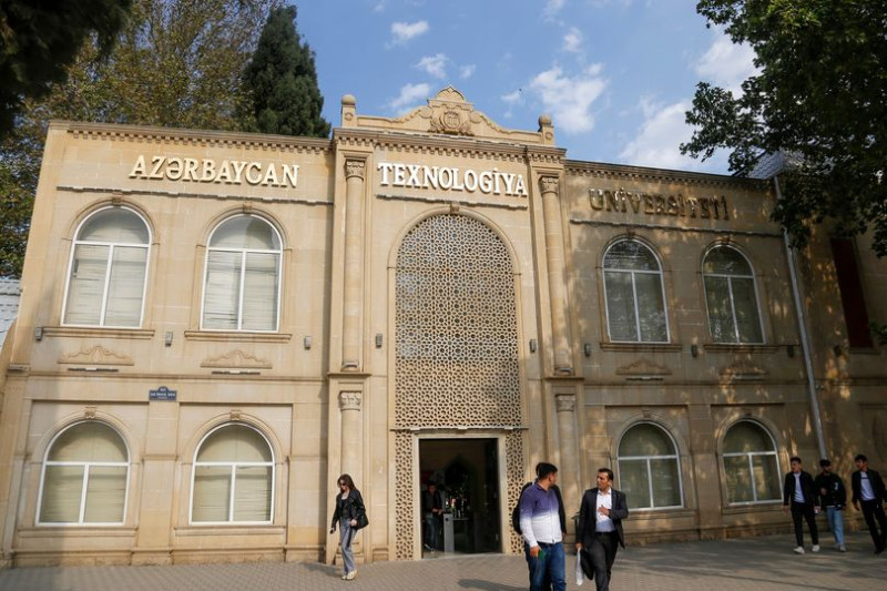 Gəncədə universitet vəfat edən müəllim və tələbələrini anıb