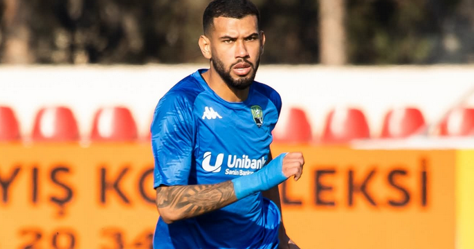 Kəpəzin müdafiəçisi geri qayıtmaq istəmir