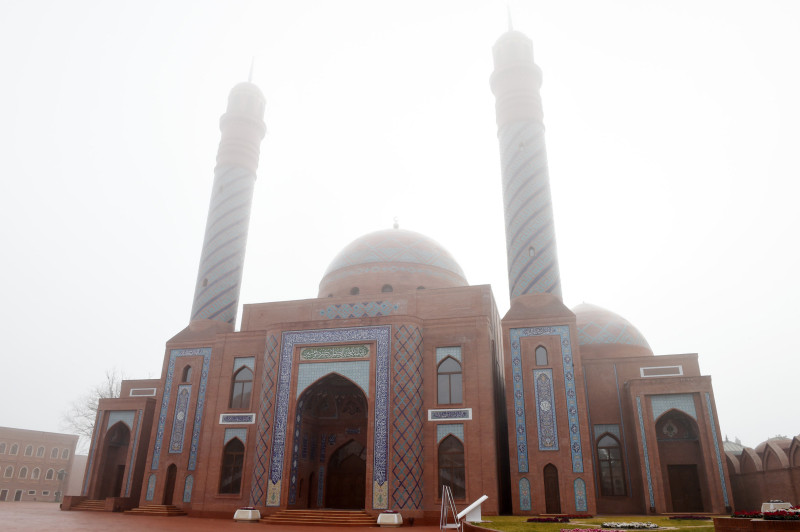 Gəncədə qadın İmamzadənin ayaqyolusu haqqında: BİABIRÇILIQ