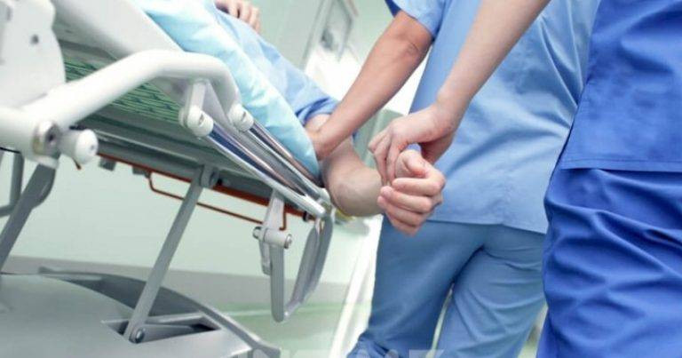 Özünə iynə vurdu, öldü