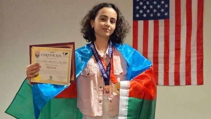 Gəncəli şagird ABŞ-də BİRİNCİ OLDU