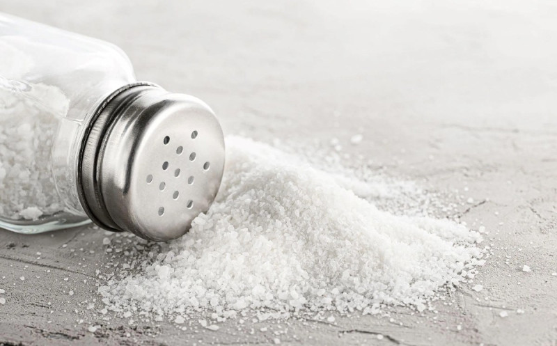 Kişi keçmiş arvadının başına duzqabı atdı, məhkəmə hökm çıxardı