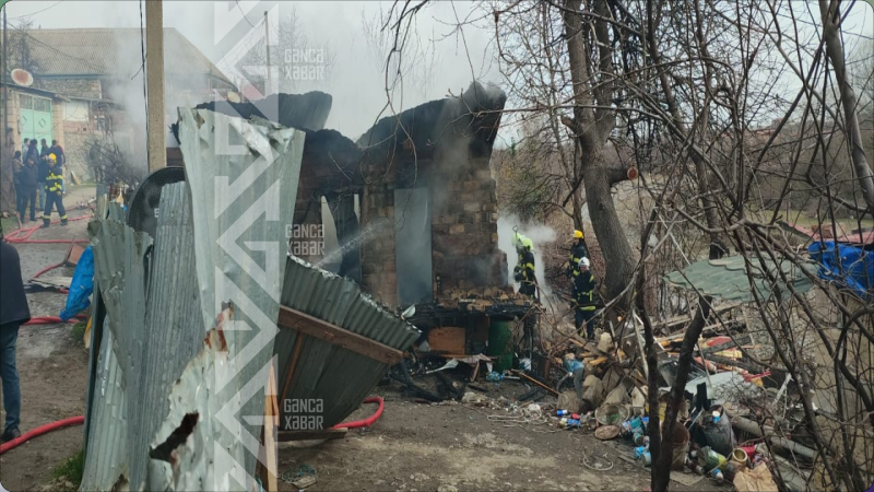 Gəncədə yaşayış evində yanğın olub