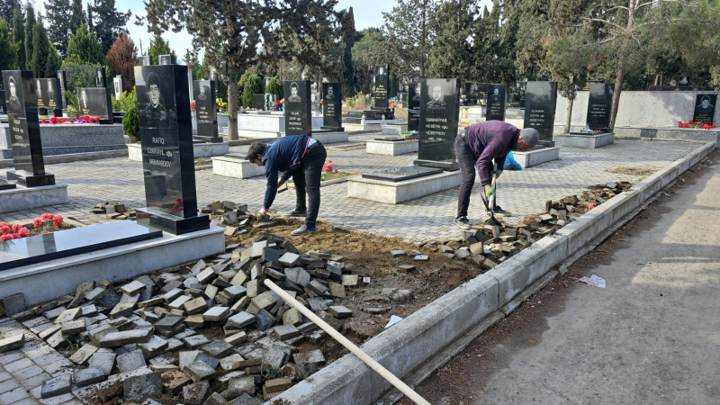 Gəncədə şəhid məzarları təmir edilir