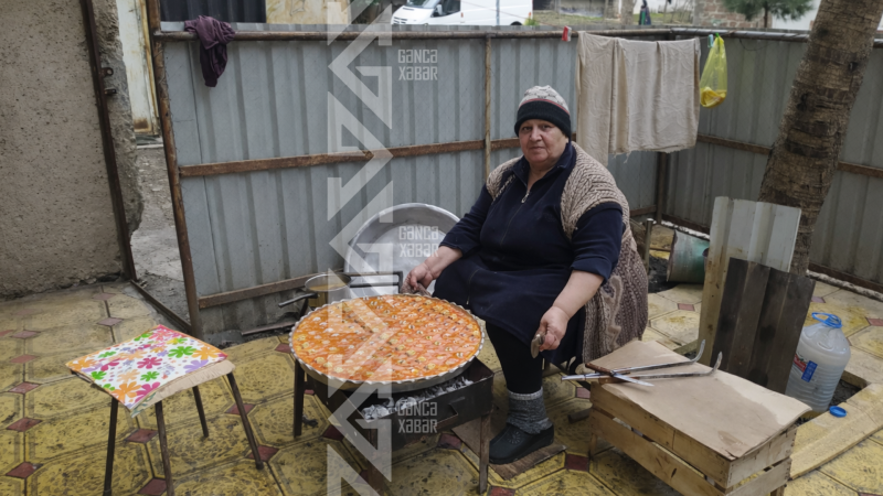 45 ildir Gəncə paxlavasını sənətinə çevirən Dürdanə xanım