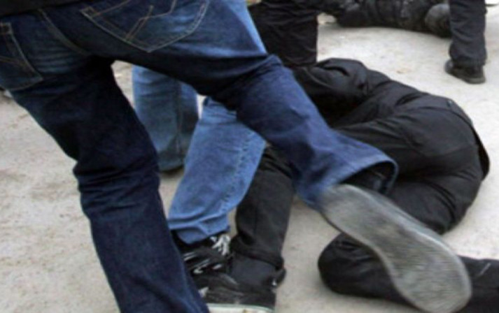 Musiqi üstündə qonşusunu DÖYDÜ