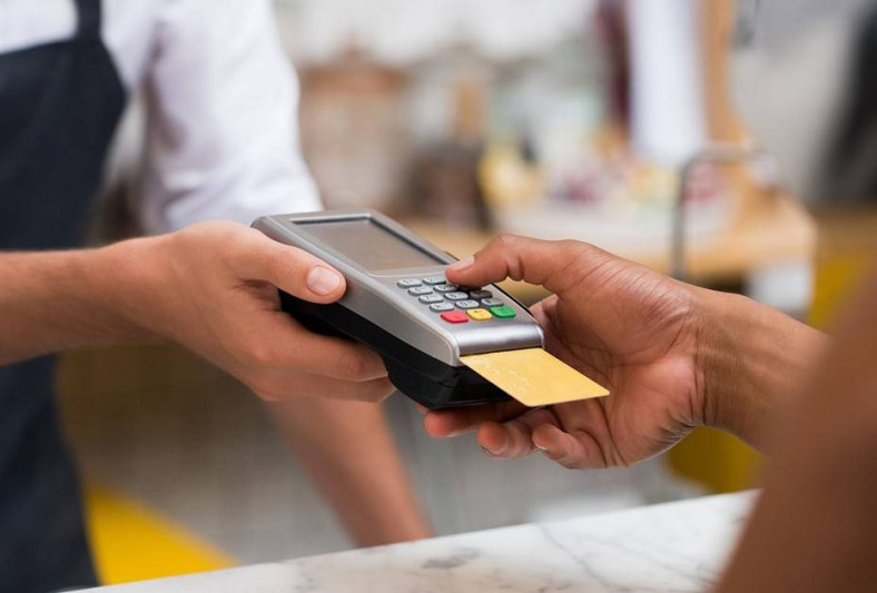 Kart ödənişlərində komissiyalara limit QOYULACAQ