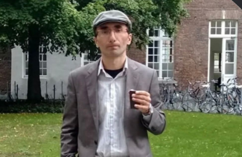 GDU-nun müəlliminin ingilis dilində səlis danışığı diqqət çəkdi