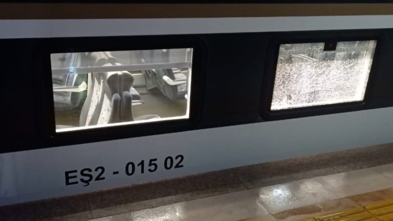 Bu il qatarlara 18 dəfə daş atılıb