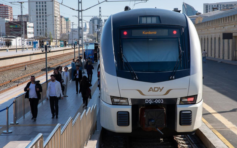 Bakı-Ağstafa-Bakı qatarı Kürdəmirdə də dayanacaq