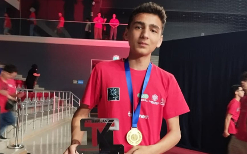 Məktəbli Mançester Universitetinə qəbul olub