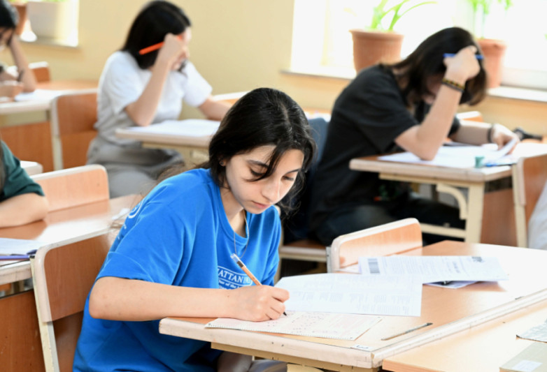 Bazar günü 55 mindən çox şagird imtahan verəcək