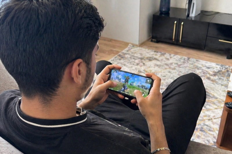 Gəncədə məktəbli PUBGyə görə evindən 40 min manat oğurlayıb