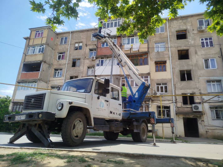 Gəncədə qəzalı vəziyyətdə olan novdanlar təmir edilir
