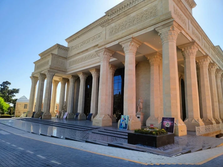 Gəncə Dövlət Dram Teatrının tarixi