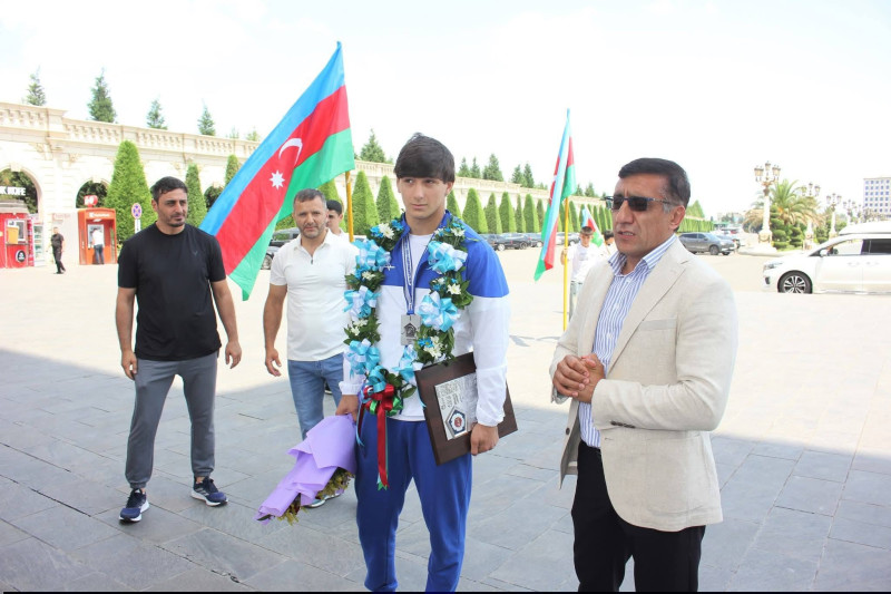 Avropadan qayıdan cüdoçumuz təmtəraqla qarşılandı