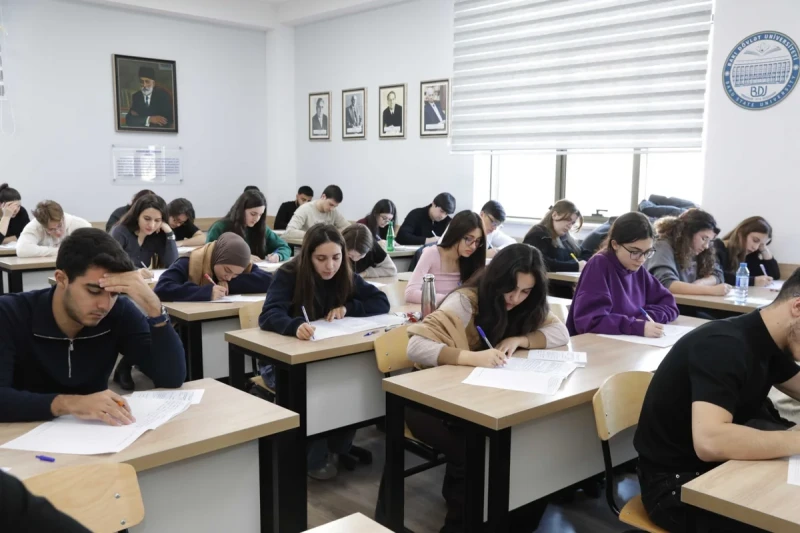 Tələbələrin yerdəyişməsi üzrə sənəd qəbulu başladı