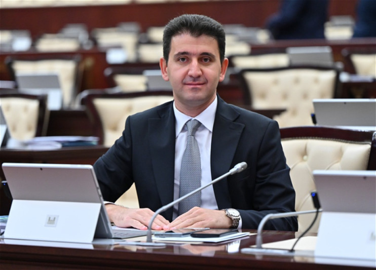 Parlamentarilər məzuniyyətə çıxır: Gəncənin deputatı hara gedəcək?