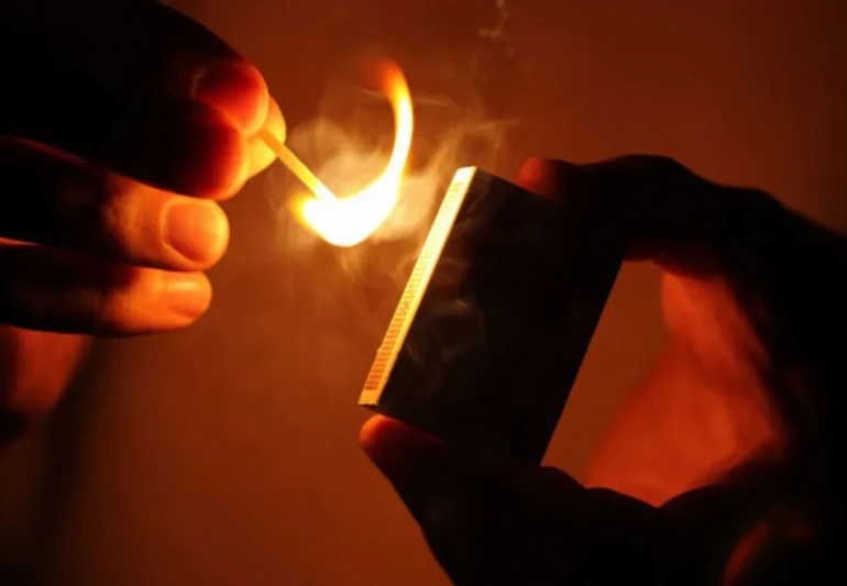 Nisyə ərzaq ala bilmədiyi mağazanı yandırdı