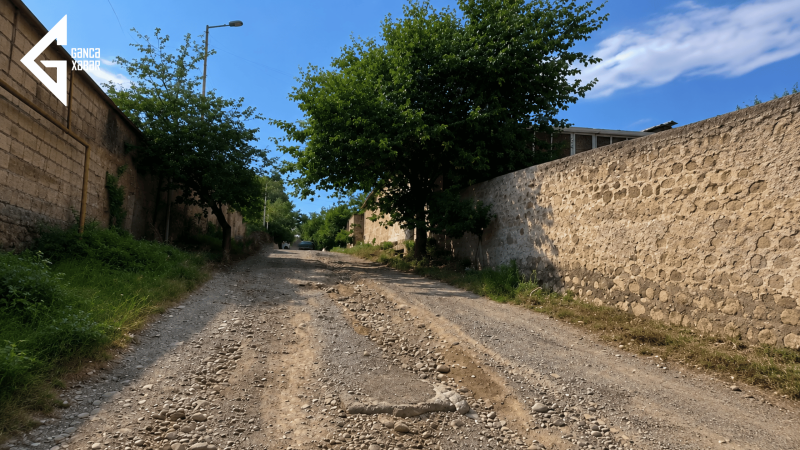 Gəncədə asfalt problemi: Taksi küçəyə gəlmir