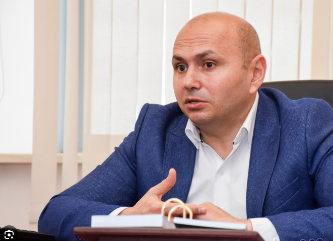 Sabiq deputatımız iş tapa bilmir