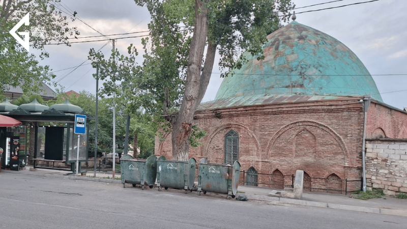 Gəncədə baxımsız halda qalan 149 illik Qızılhacılı məscidi…