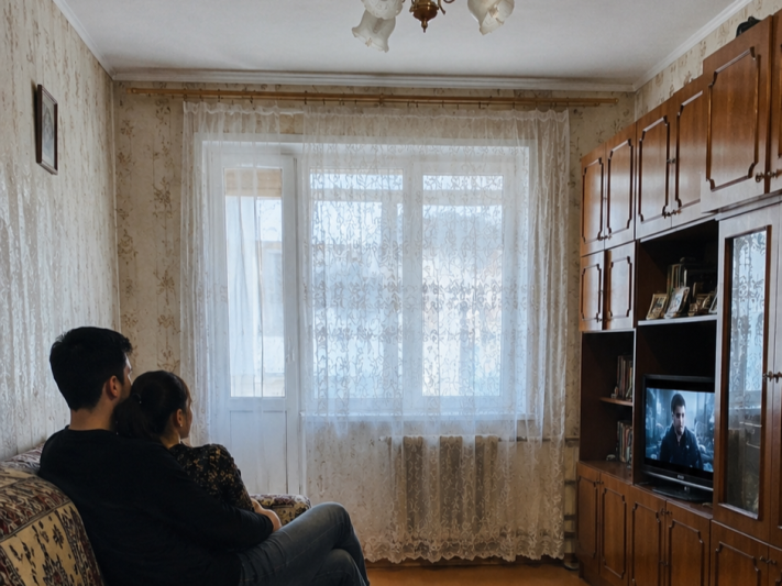 Yeniyetmə qızdan ağlasığmaz əməl — 22 yaşlı oğlanı evinə çağırıb…