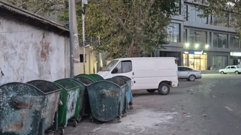 Gəncədə Mərkəzi Univermaqın 18 min manat zibil borcu yaranıb