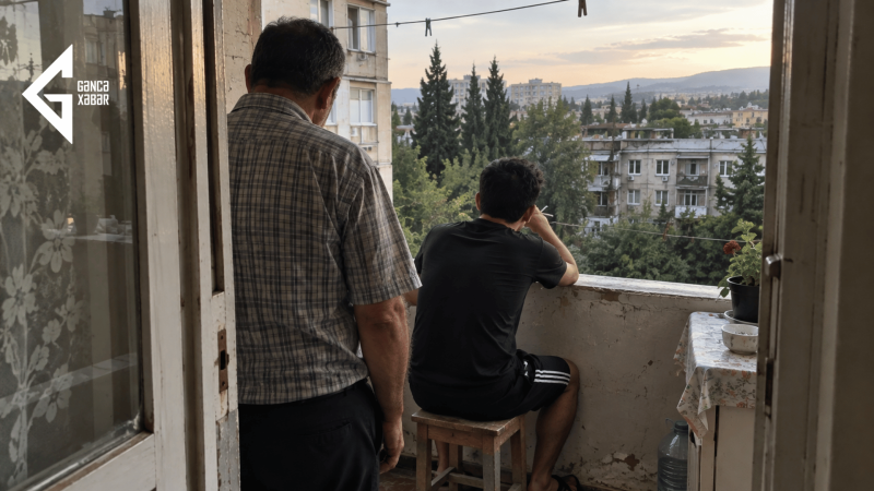 Gəncədə 26 yaşlı oğlan ona siqaret almayan atasını bıçaqladı
