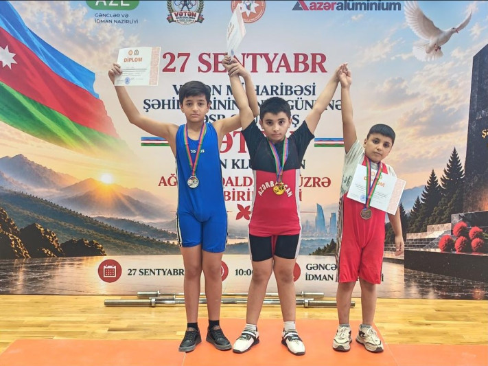 Gəncədə Anım Gününə həsr olunmuş ağır atletika yarışı keçirilib