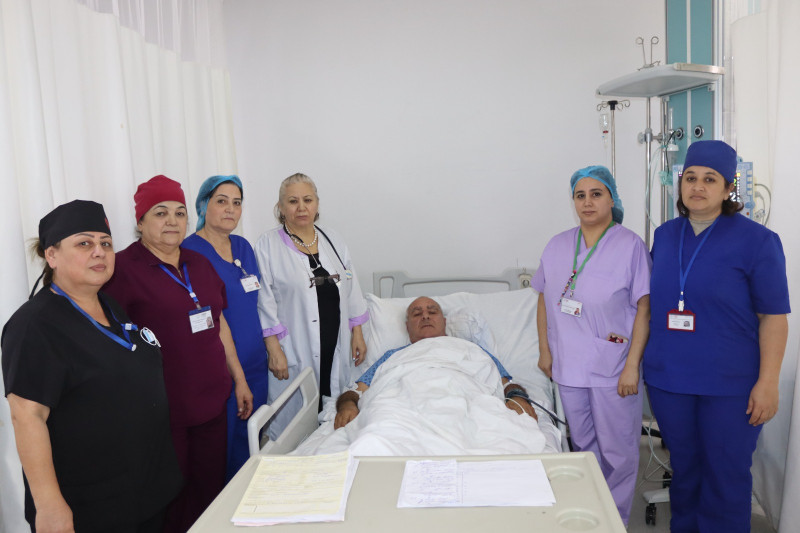 Ürəyi iki dəfə dayanan şəxsin həyatı xilas edilib