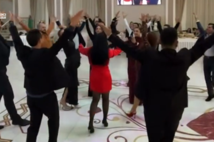 Gəncəli rəqqaslardan həmkarlarına hədiyyə