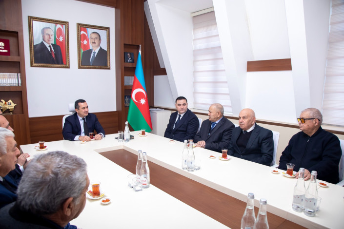 Yaslarda ancaq halva, limon, qənd…