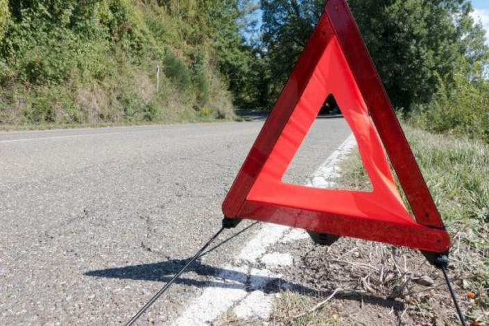 İki avtomobil toqquşub, xəsarət alanlar var