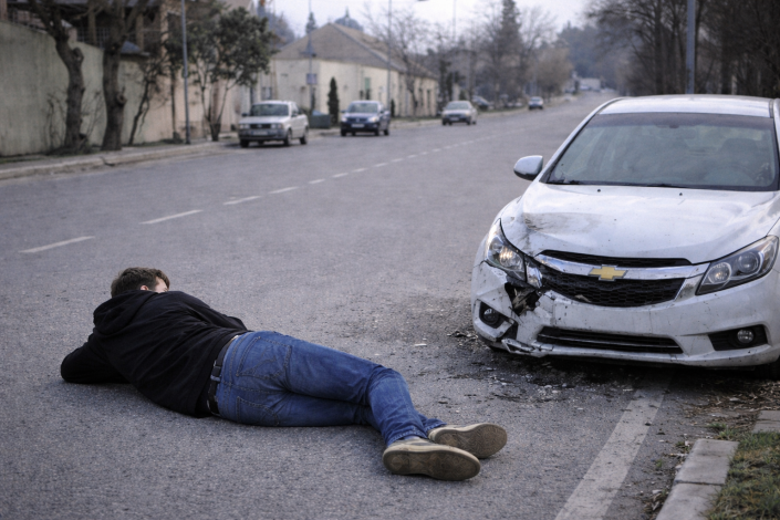 Gəncədə 17 yaşlı yeniyetməni avtomobil vurub