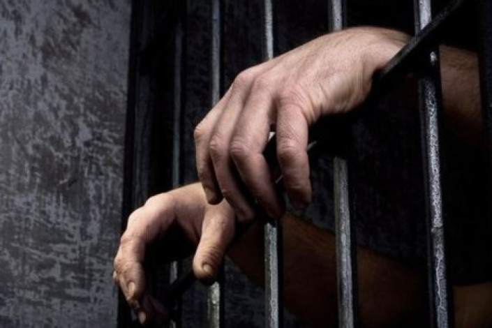 Gəncədə qonşusunu ailəsinin gözü qarşısında öldürdü – Cəzası azaldıldı