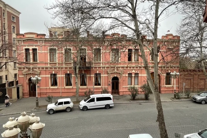 Gəncənin memarlıq incisi: AXC-nin xatirəsini yaşadan bina