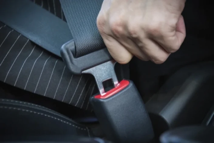 DYP: Avtoqəzalarda ölənlərin üçdə biri KƏMƏR BAĞLAMAYANLARDIR