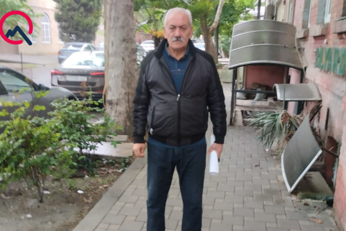 Gəncə sakini: "Evimi satıb işçilərin pulunu verdim, kirayələrdə bir qəpiksizəm..."