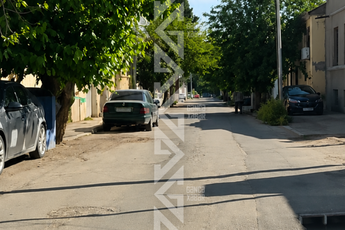 Eminbəyli küçəsində sürücülər çuxurlarla mübarizə aparır