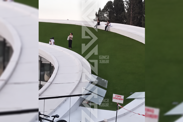"Üzərinə çıxıb, tum çırtlayırlar" - Gəncə Memorial Kompleksindən şikayət
