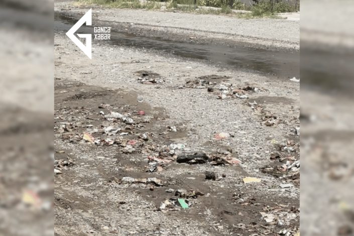 Gəncədə daşan kanal problemi sakinləri təngə gətirib