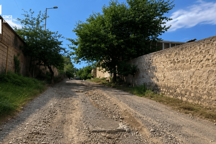 Gəncədə asfalt problemi: Taksi küçəyə gəlmir