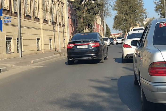 Gəncədə paradoks: işıqfor TIXAC YARADIR