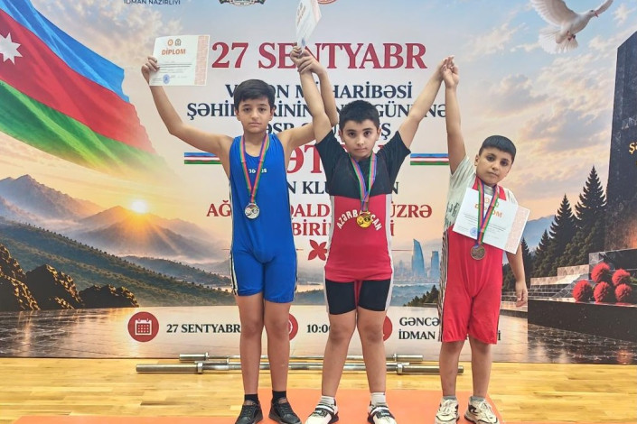 Gəncədə Anım Gününə həsr olunmuş ağır atletika yarışı keçirilib