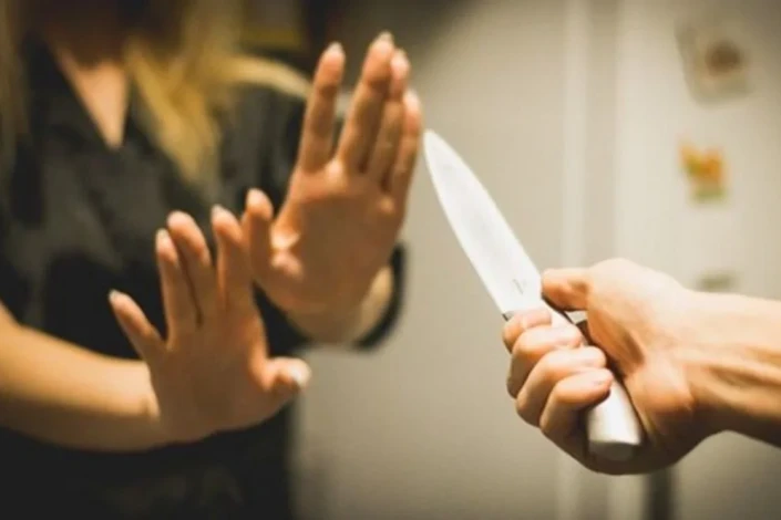 Gəncədə kişi keçmiş arvadını çəkiclə döydü, sonra bıçaqladı - MƏHKƏMƏ