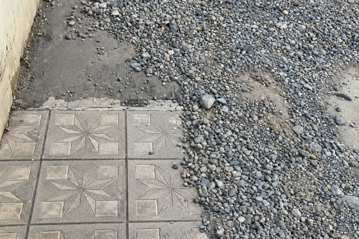 Gəncənin Eminbəyli küçəsinin 1-ci dalanında yol problemi