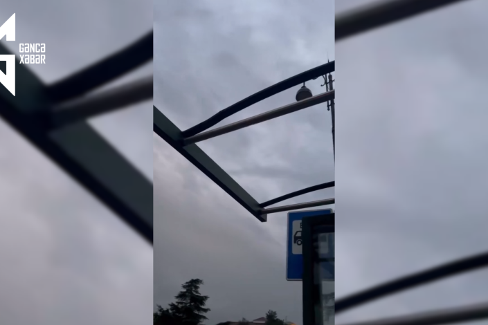 Gəncədə islanmaq üçün nəzərdə tutulan avtobus dayanacağı