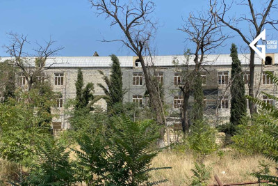 Gəncədə erməni terroruna məruz qalmış məktəb təmir olunur