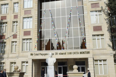 Gəncədə bir sinfin bütün şagirdləri tələbə adını qazanıb